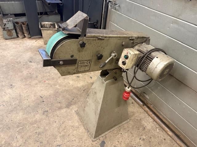 bandschuurmachine, Doe-het-zelf en Verbouw, Ophalen, Gebruikt, Bandschuurmachine, 1200 watt of meer