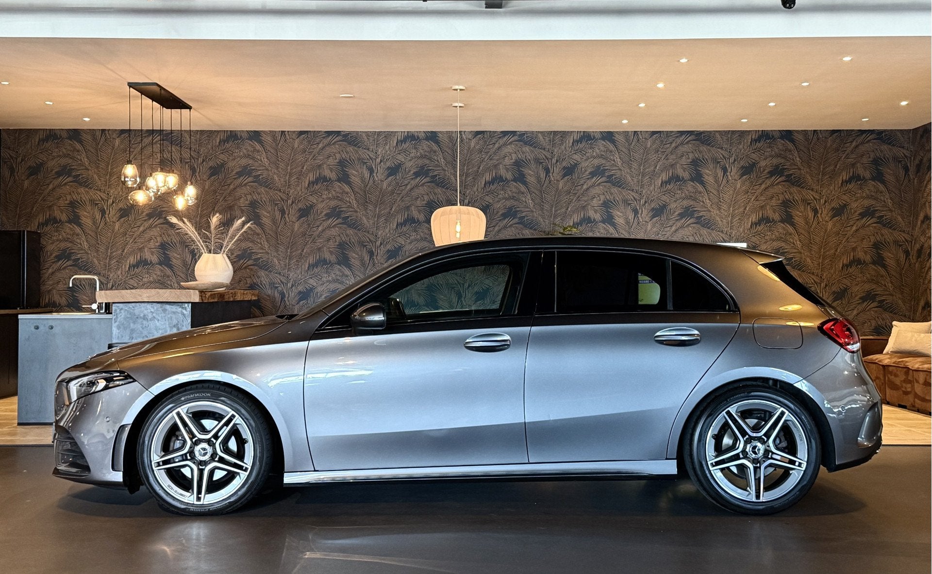 Mercedes-Benz A-Klasse 200 AMG Pakket I Automaat I WideScree, Auto's, Gebruikt, 4 cilinders, 1600 kg, 685 kg