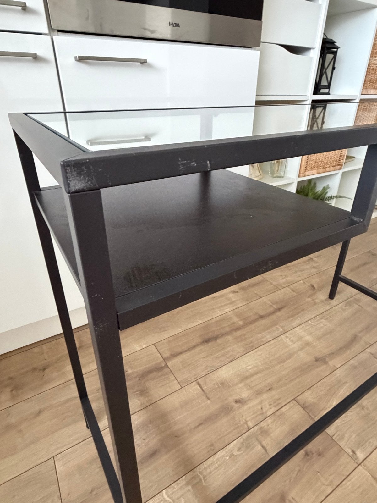 IKEA VITTSJÖ Laptoptafel / Bureau – Zwart met glas-MOET WEG!, Ophalen, Gebruikt, 36 cm, IKEA