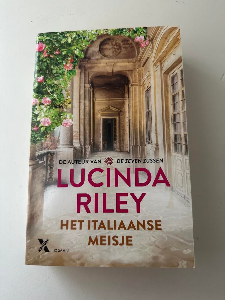Het Italiaanse Meisje - Lucinda Riley (Roman), Ophalen of Verzenden, Gelezen, Europa overig