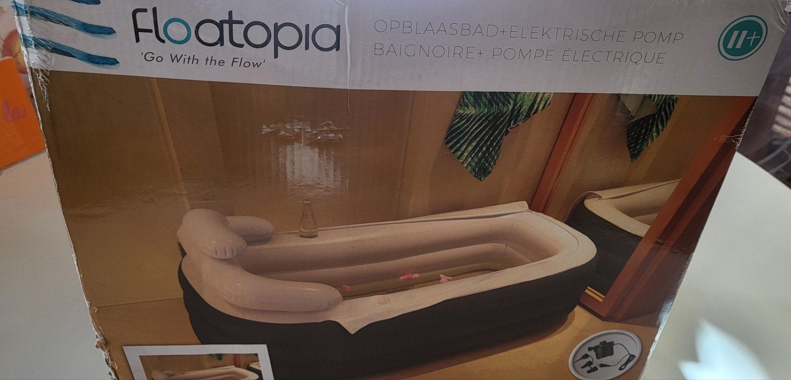 Gloednieuw Floatopia opblaasbad met elektrische pomp, Huis en Inrichting, Ophalen of Verzenden, Nieuw