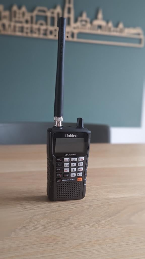 Uniden Bearcat UBC125XLT, Ophalen of Verzenden, Zo goed als nieuw, Portofoon of Walkie-talkie, Met broekklem