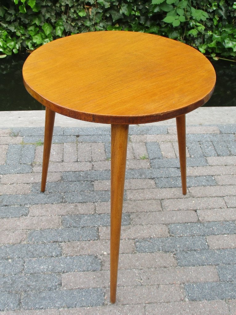 Vintage design bijzettafel  jaren 60, Minder dan 55 cm, Gebruikt, Rond, Hout