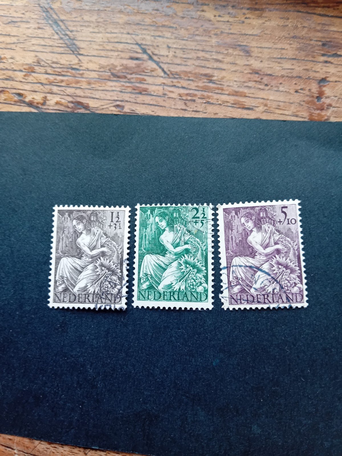 Nederlandse postzegels 'Vrouwe met Hoorn des Overvloeds', Postzegels en Munten, Postzegels | Nederland, Ophalen of Verzenden