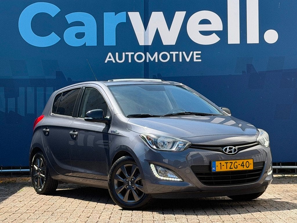 Hyundai I20 1.2i Go! Plus |1e Eigenaar|Pano|Navi|Airco|Cruis, Euro 5, Gebruikt, 4 cilinders, Leder en Stof