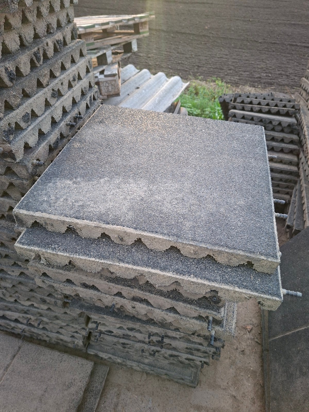 +/- 150 rubberen tegels 50x50x4,5, Ophalen, Rubber, Overige typen
