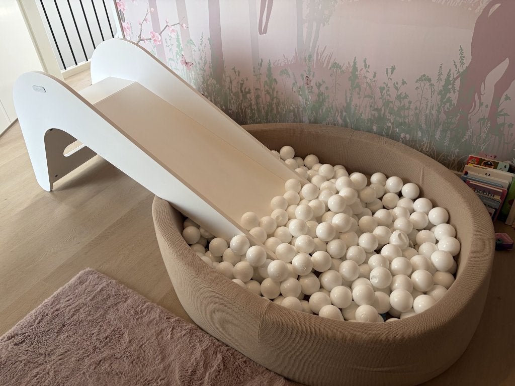 Jupiduu BUNDEL: Houten Glijbaan + Ballenbad (Nieuw 500 euro)