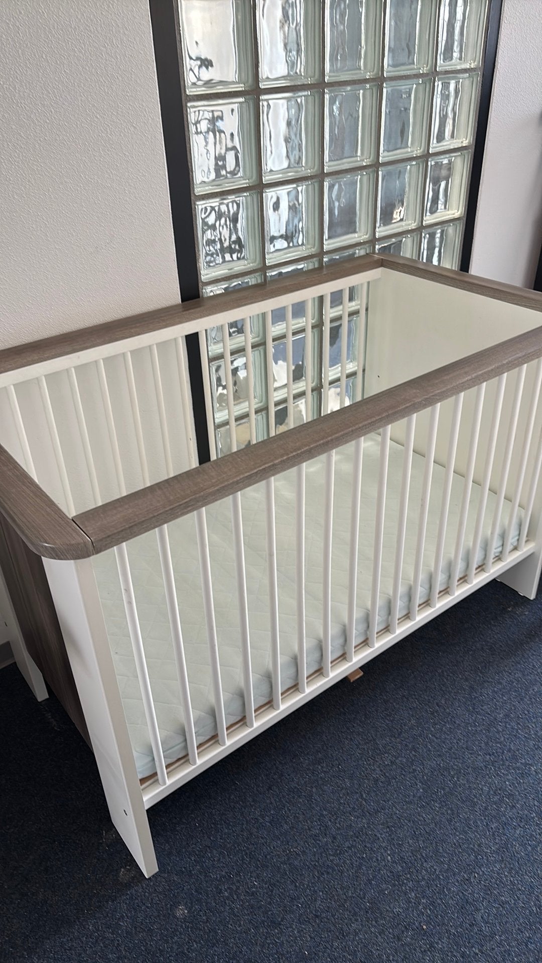 babybedje/baby box and bath tub free pickup, Kinderen en Baby's, Babywiegjes en Ledikanten, Ophalen of Verzenden, Zo goed als nieuw