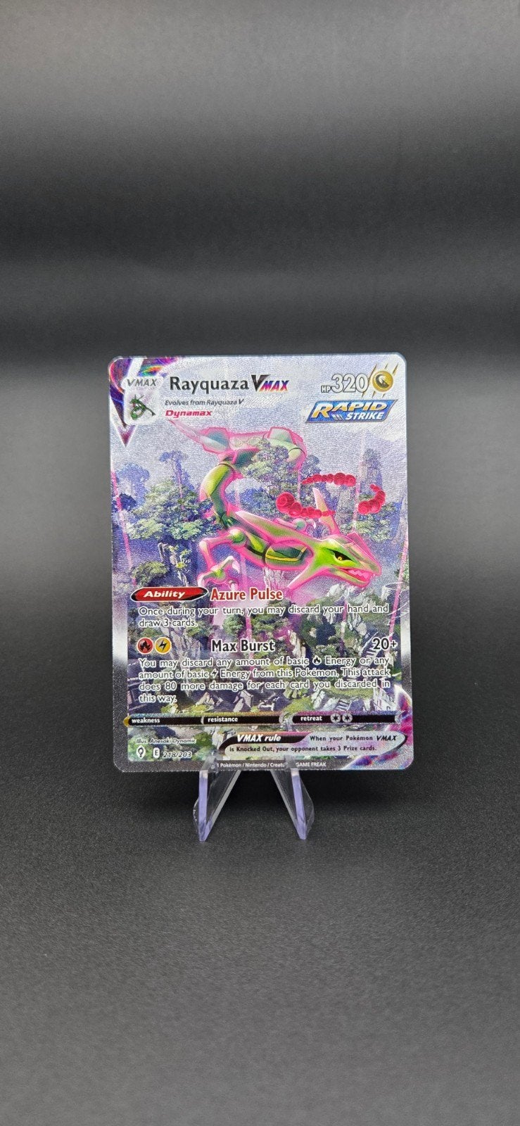 Rayquaza Vmax 218/203 GD-EXC, Hobby en Vrije tijd, Verzamelkaartspellen | Pokémon, Ophalen of Verzenden, Zo goed als nieuw