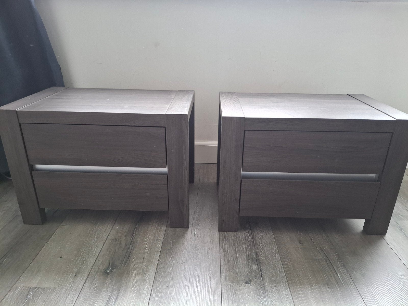 2x massief houten nachtkastje, Ophalen, Gebruikt, 45 tot 65 cm, Minder dan 55 cm