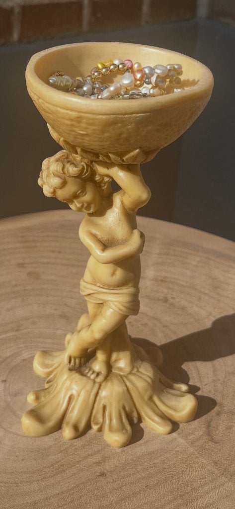 Brocante Cherubijn schaaltje - imitatie ivoor, Antiek en Kunst, Ophalen of Verzenden