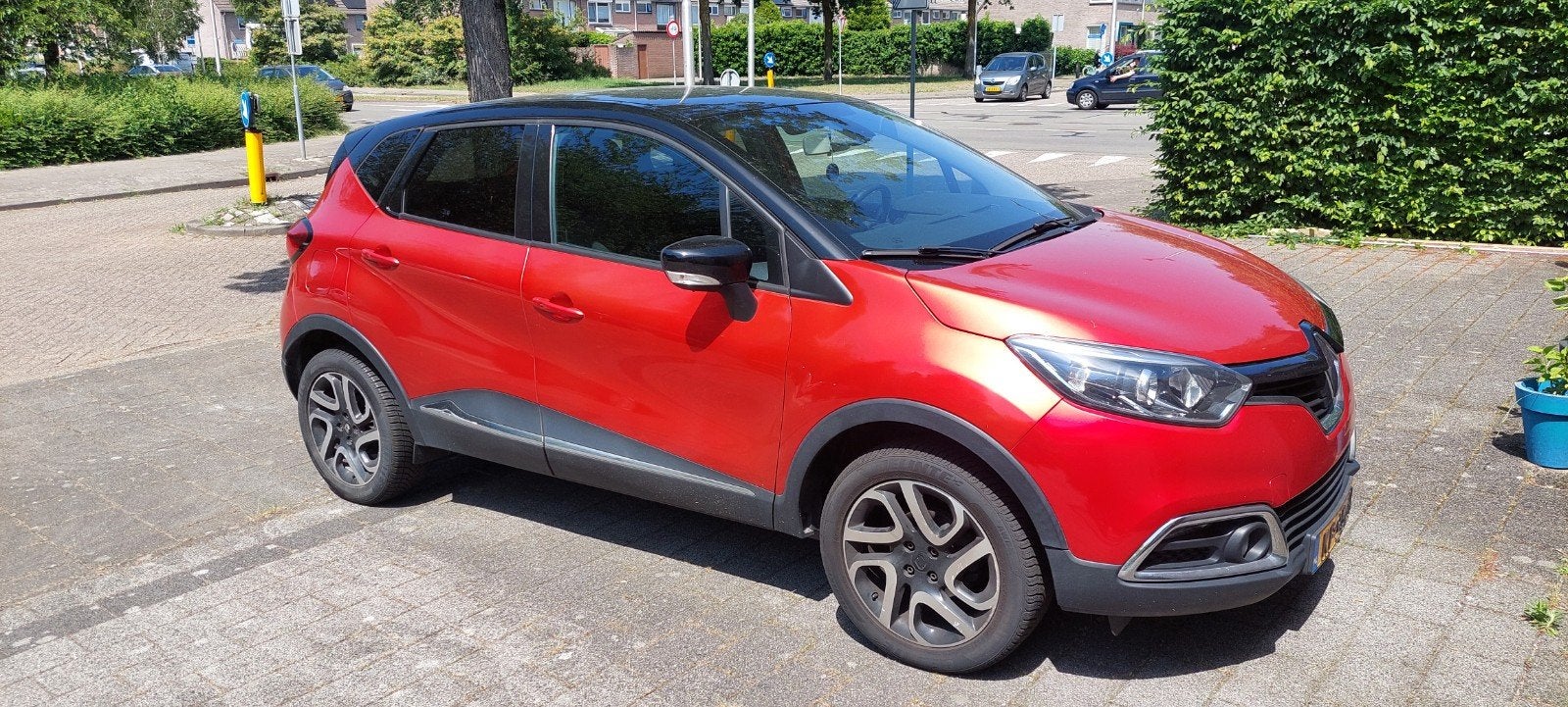 Renault Captur 0.9 TCE 90 2016 Rood, Auto's, Renault, Voorwielaandrijving, 898 cc, Stof, Zwart