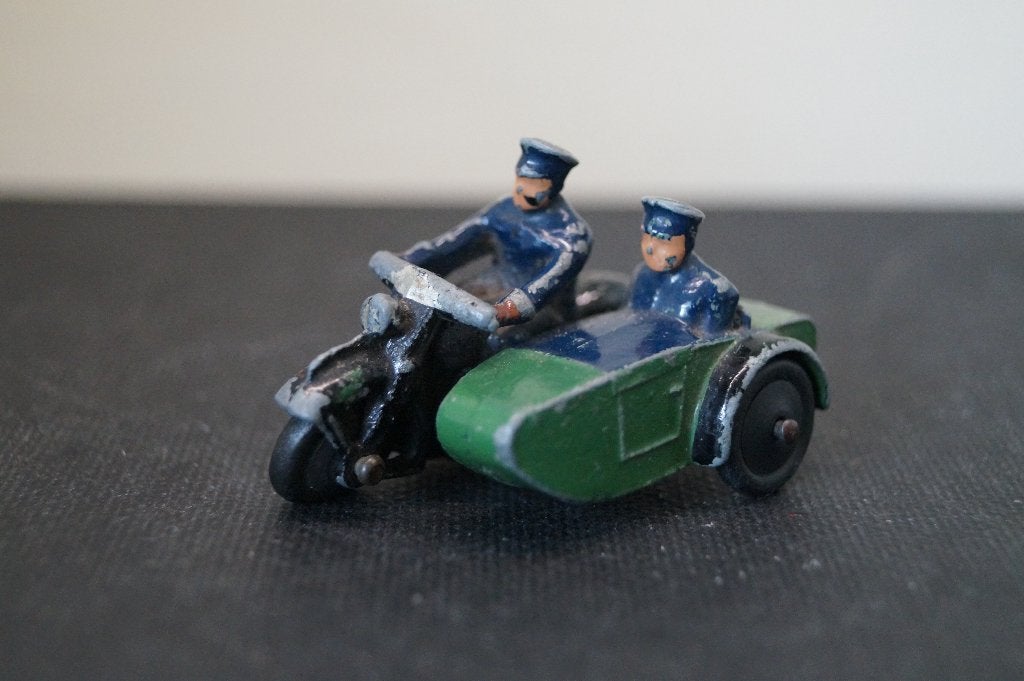 Dinky toy 42b Politiemotorpatrouille met zijspan (1946-1949), Verzenden