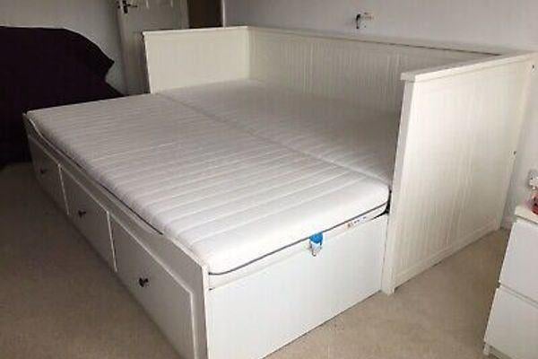 Slaapbank Ikea Hemnes, Huis en Inrichting, Ophalen, Wit, Tweepersoons, Zo goed als nieuw