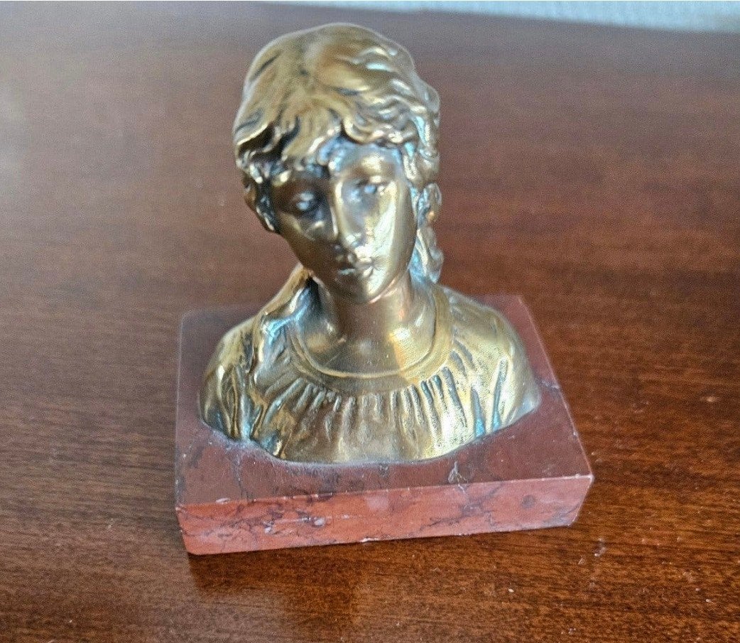 Bronzen buste van een vrouw op marmeren voetl, Antiek en Kunst, Kunst | Beelden en Houtsnijwerken, Ophalen