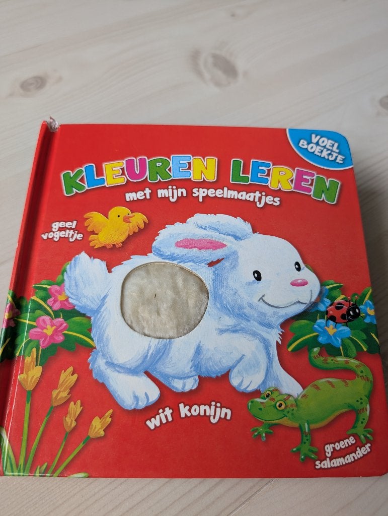 Kleuren leren met mijn speelmaatjes - voelboekje, Ophalen of Verzenden, Zo goed als nieuw, 3 tot 4 jaar