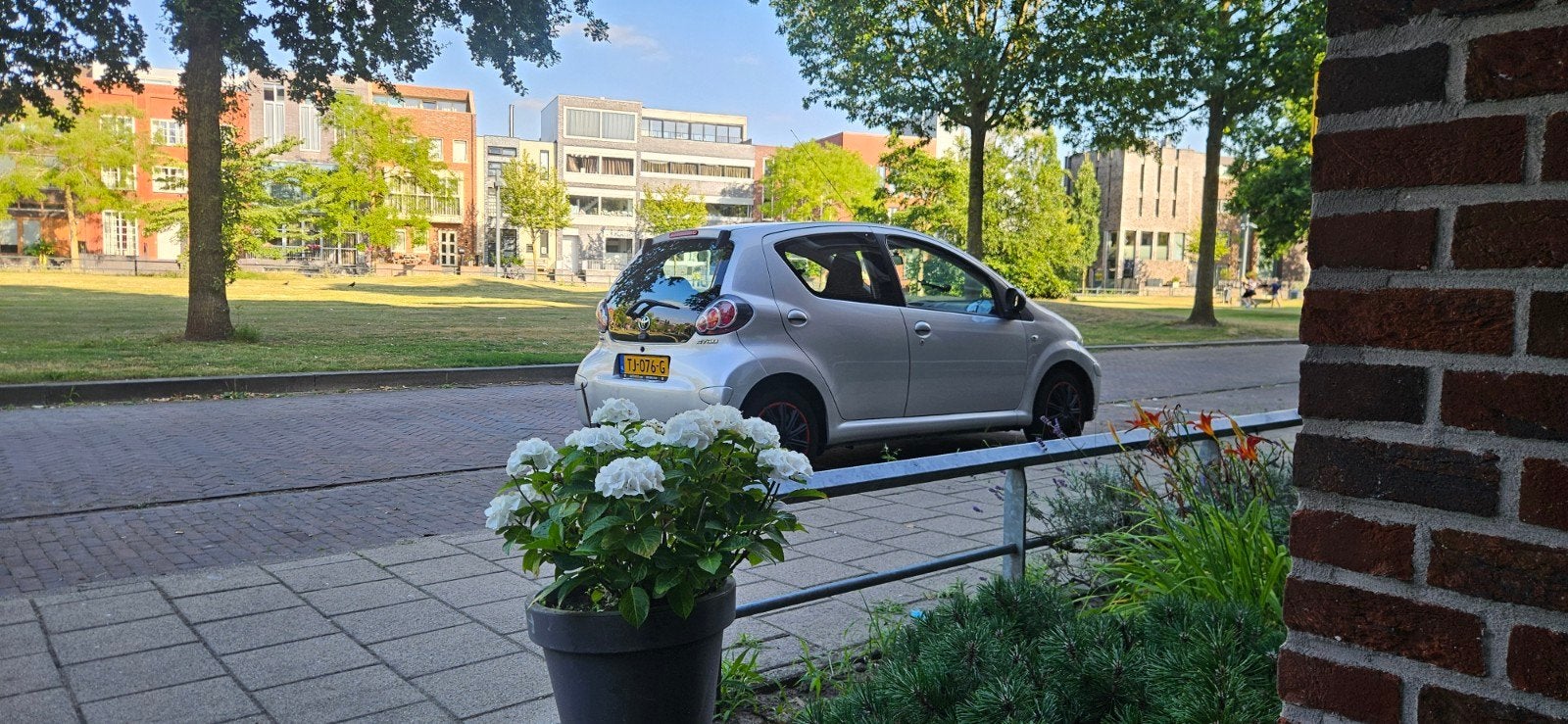 Toyota Aygo 1.0 12V Vvt-i 5DRS 2011 Grijs, Auto's, Toyota, Voorwielaandrijving, 4 stoelen, 821 kg, 68 pk
