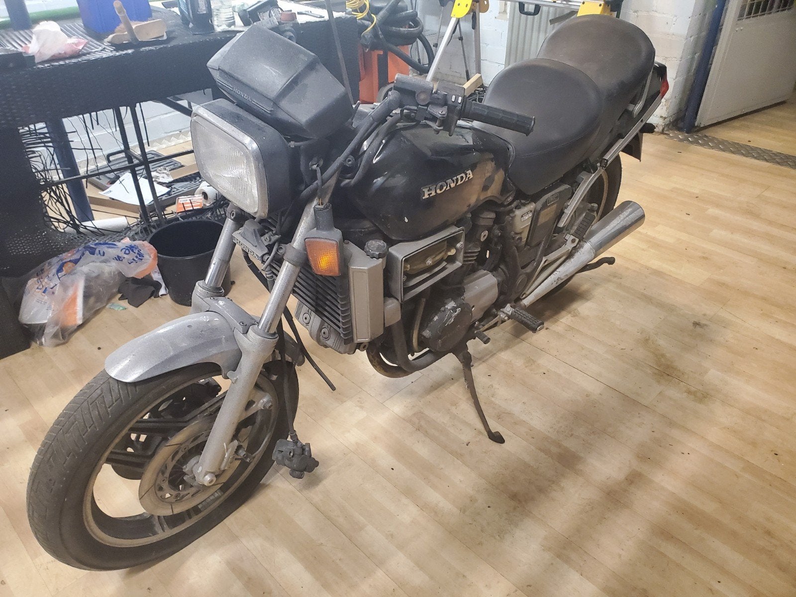 Honda VF750 in onderdelen demontage sloop, Ophalen of Verzenden, Gebruikt, Overige typen