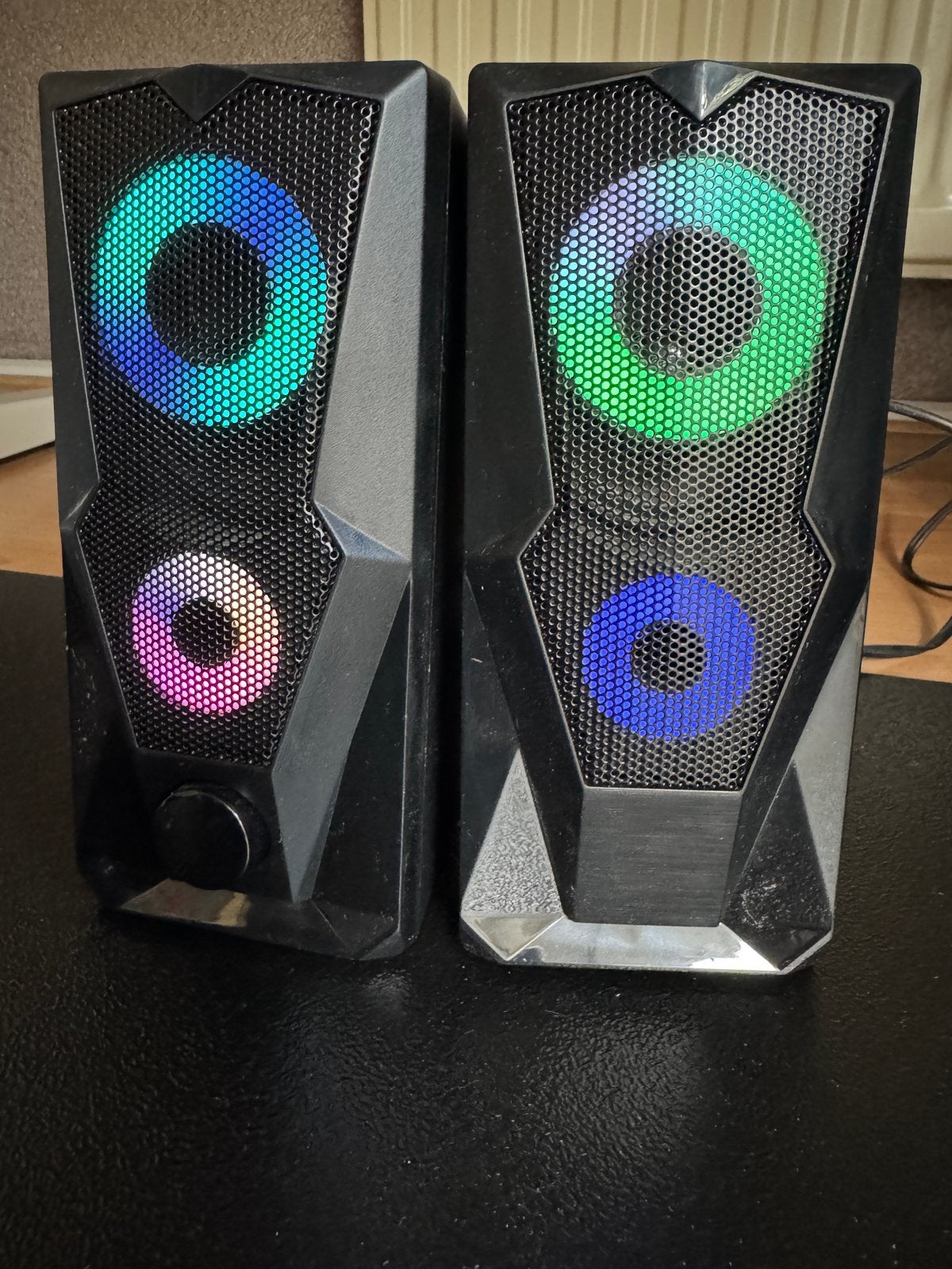 RGB Gaming Speakers, Computers en Software, Ophalen of Verzenden, Zo goed als nieuw, Audiokanaal 2