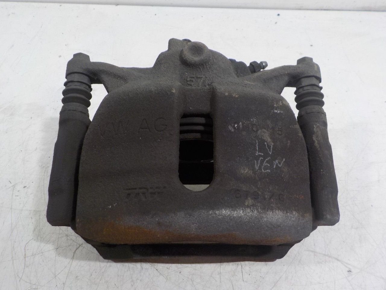 Remklauw links voor Audi A3, Auto-onderdelen, Onderdelen@venauto.nl, Van der Ven Autorecycling B.V., Gebruikt, Ettenseweg 76, 4706 PB Roosendaal, The Netherlands