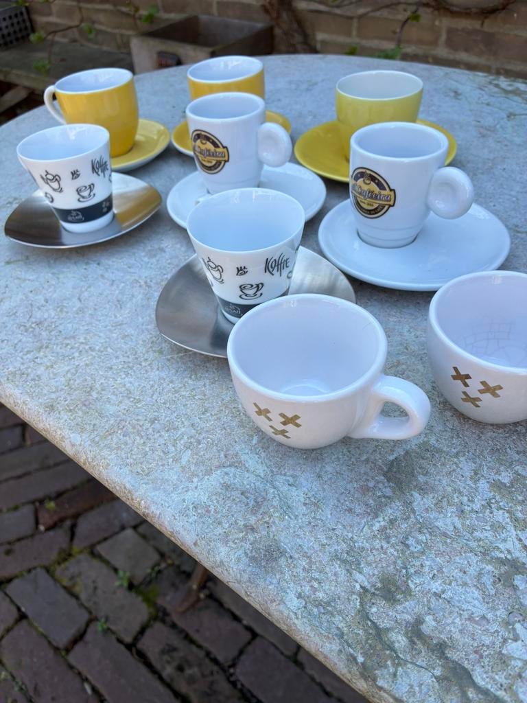 9 aparte espresso kopjes, Huis en Inrichting, Ophalen of Verzenden, Porselein, Overige stijlen, Kop(pen) en/of Schotel(s)