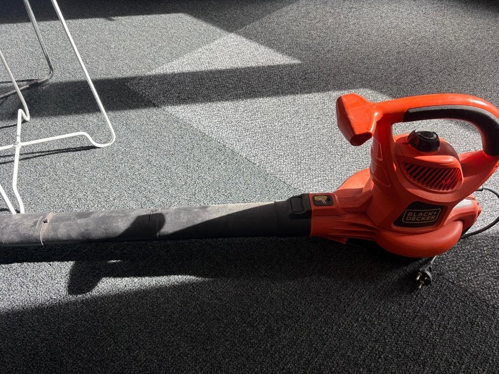 Goed werkende bladblazer, Ophalen, Gebruikt, Handgedragen, Black & Decker