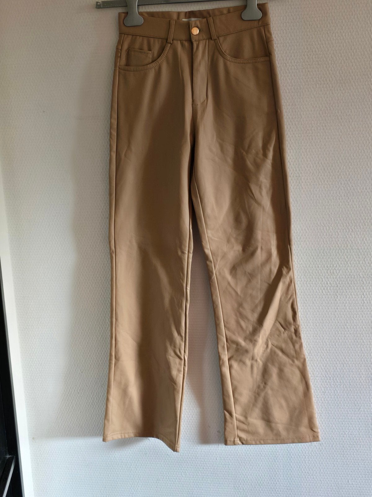 Cherry Koko beige broek maat S/M, Kleding | Dames, Cherry Koko, Beige, Ophalen of Verzenden, Zo goed als nieuw