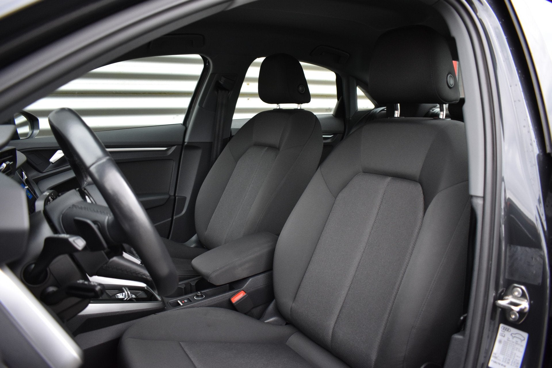 Audi A3 Limousine 30 TFSI Pro Line LED | Carplay | Navi | Cl, Auto's, Dealer onderhouden, Stof, Gebruikt, Met garantie (alle)