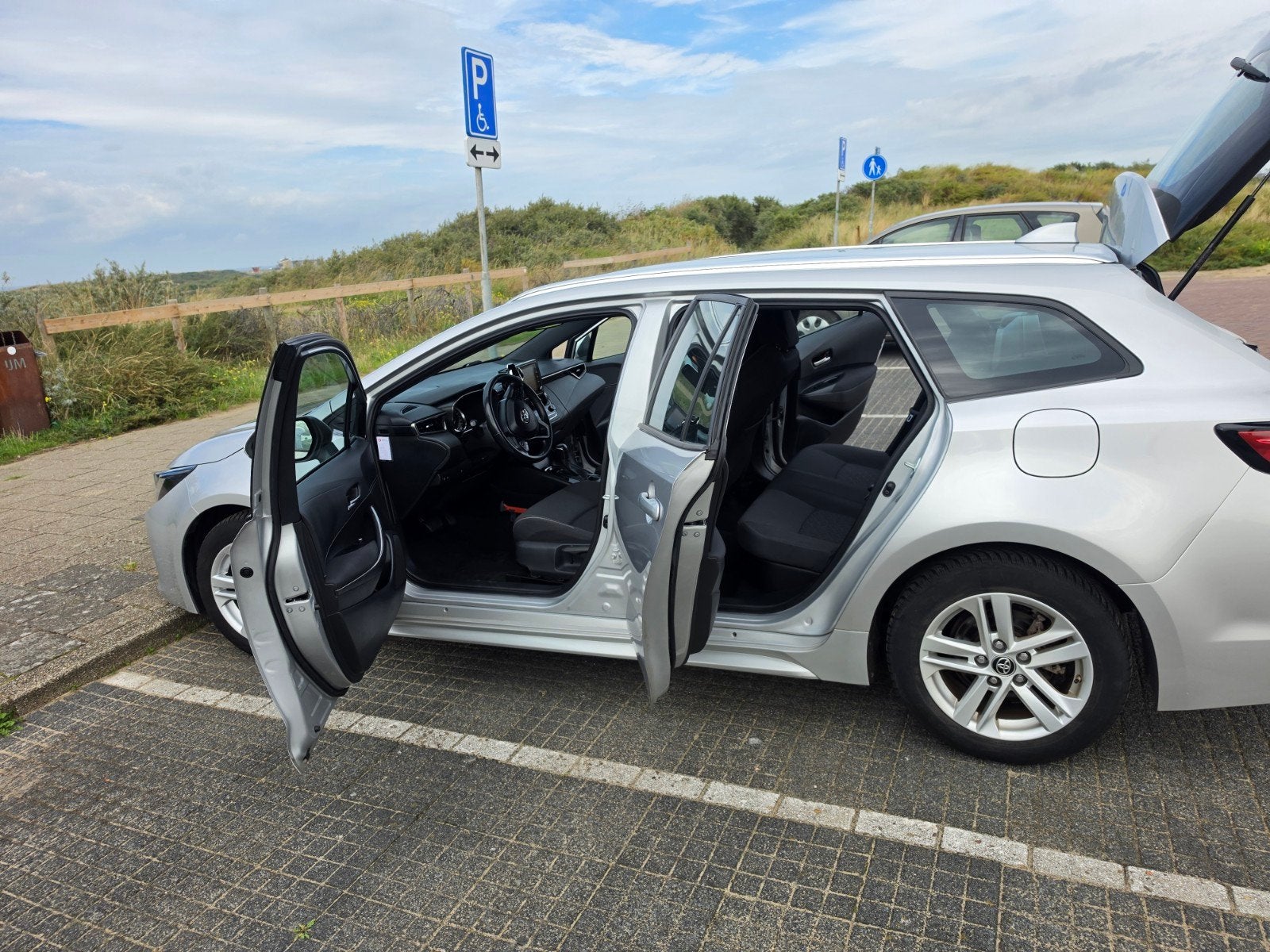 Foto 8 van Toyota Corolla TS 1.8 Hybrid 122pk CVT 2021 Grijs