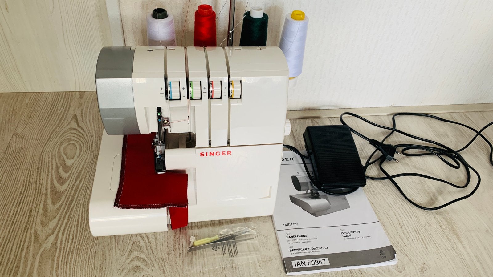 singer lockmachine 14sh754, Hobby en Vrije tijd, Ophalen of Verzenden, Zo goed als nieuw, Lockmachine, Singer
