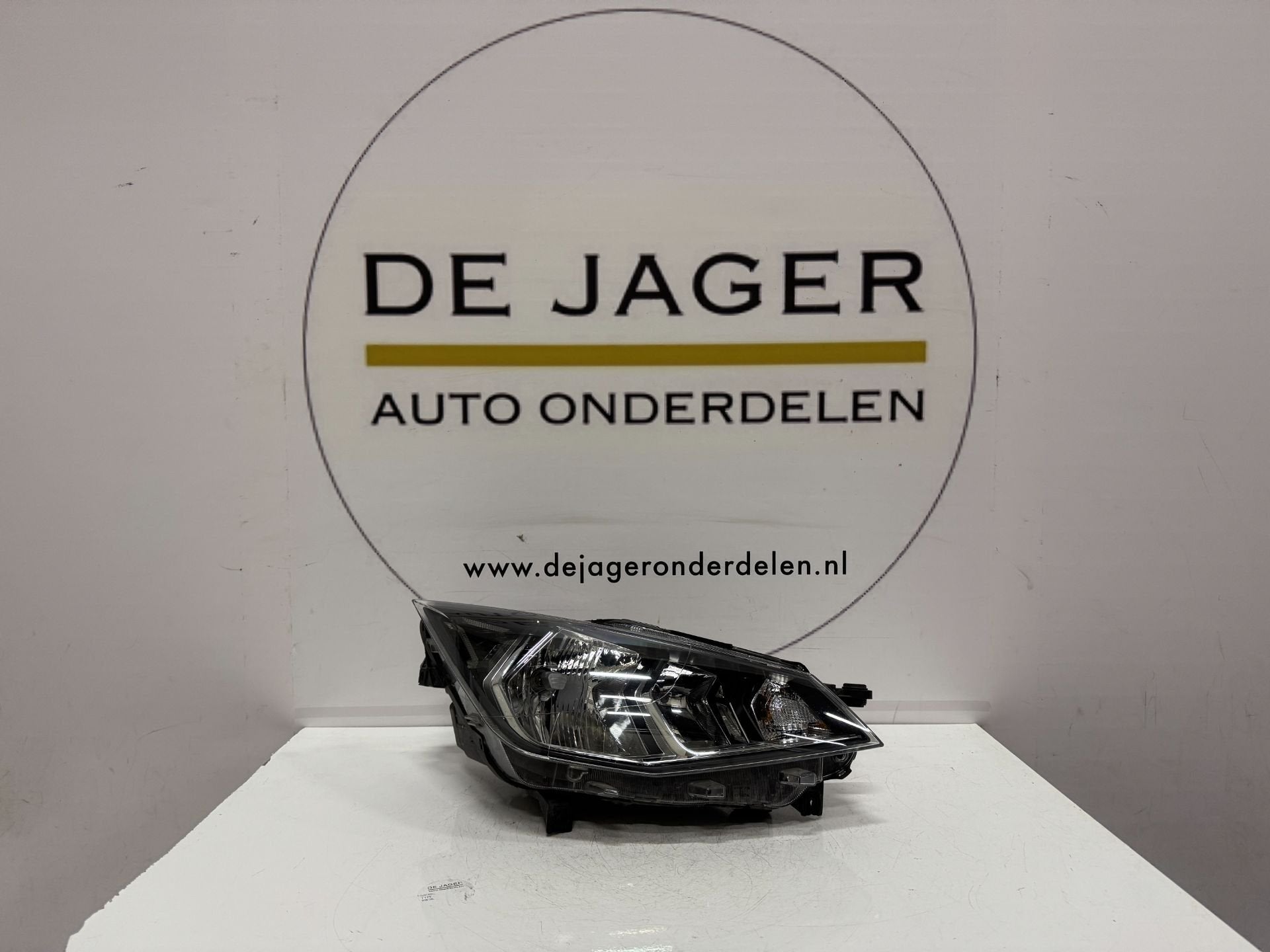 SEAT IBIZA ARONA KOPLAMP H7 LED RECHTS 6F1941016B, Gebruikt, Autovia A-2, Km 585 585
08760  Martorell, ES, Ophalen of Verzenden
