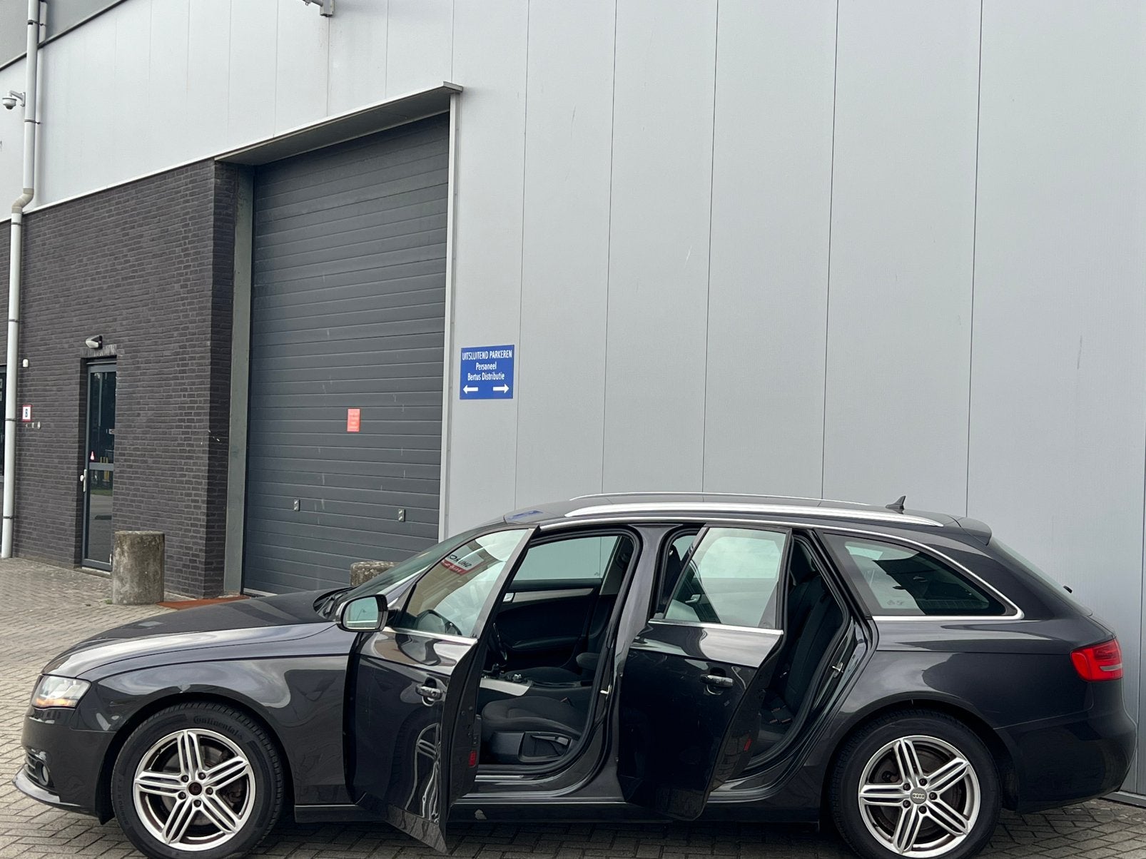 Grijze Audi A4 1.8 TFSI Avant 160PK/Apk/Navi/Airco/Benzine!, Auto's, Voorwielaandrijving, Dealer onderhouden, Stof, 4 cilinders