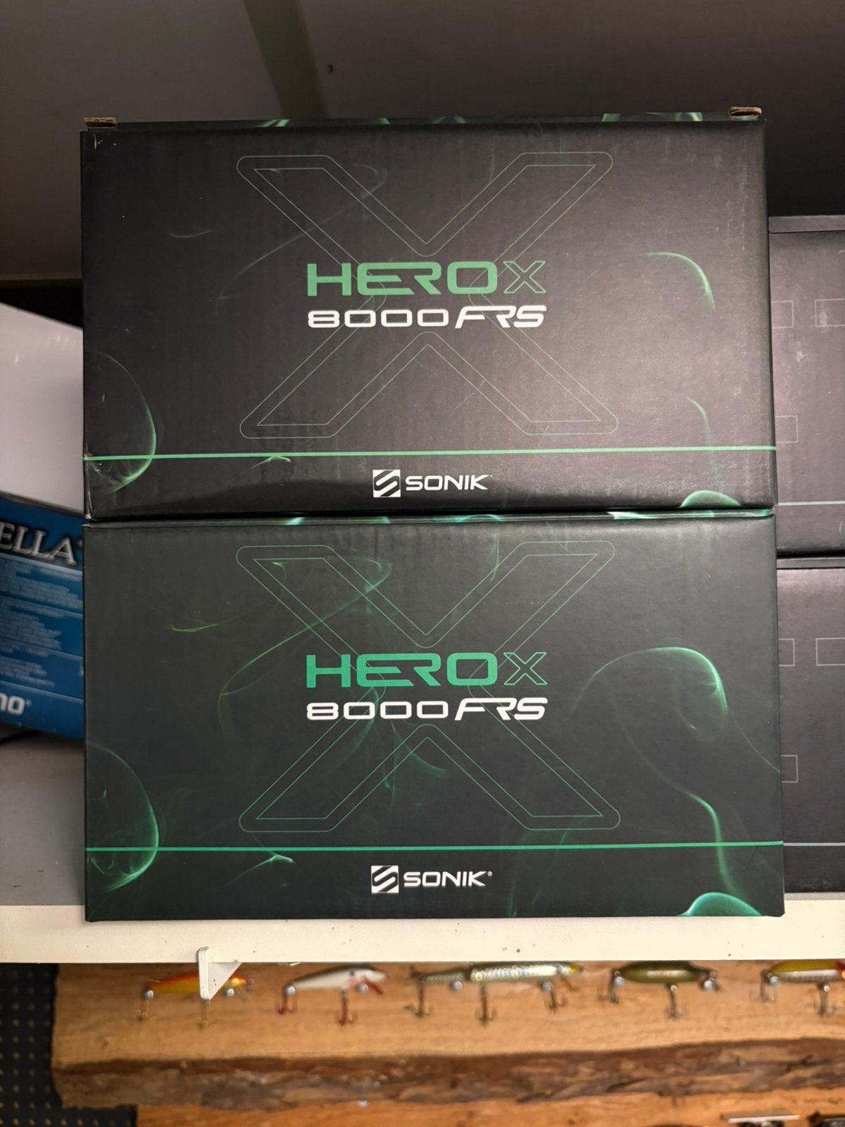 2 x Sonik Hero X 8000 FRS, Watersport en Boten, Hengelsport | Karpervissen, Ophalen, Overige typen, Nieuw, Sonik