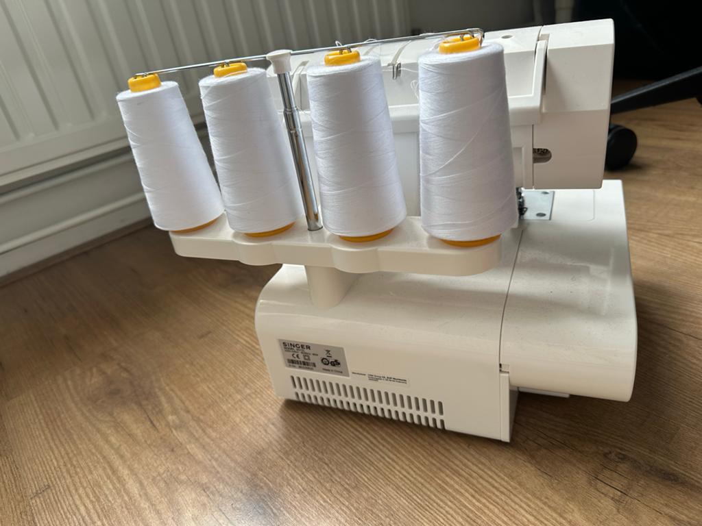 Overlockmachine, Ophalen, Zo goed als nieuw, Lockmachine, Singer