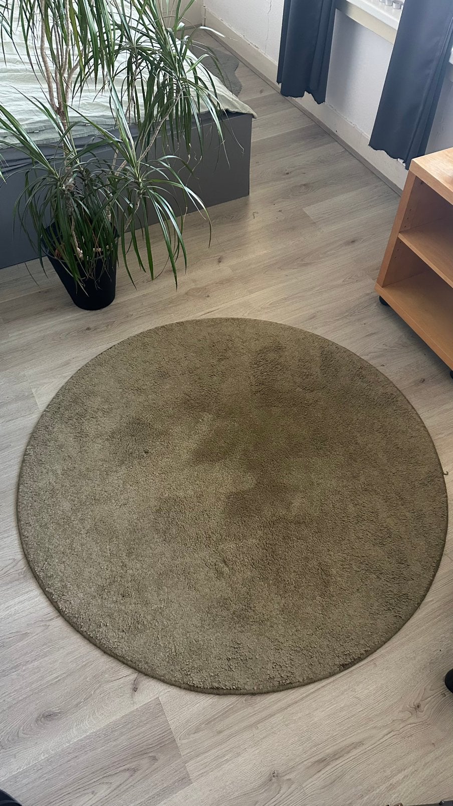 IKEA STOENSE rond vloerkleed olijfgroen - 130 cm, Huis en Inrichting, Stoffering | Tapijten en Kleden, Ophalen, Zo goed als nieuw