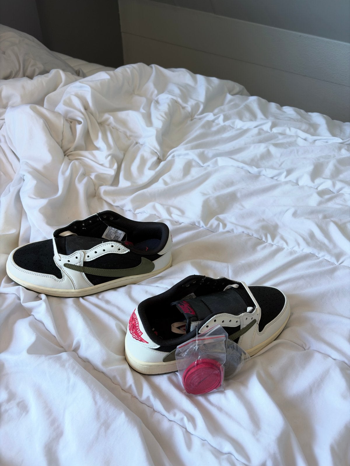 Travis Scott x Air Jordan 1 Low OG SP Wmns "Olive", Kleding | Dames, Schoenen, Verzenden, Nieuw, Sneakers of Gympen, Groen