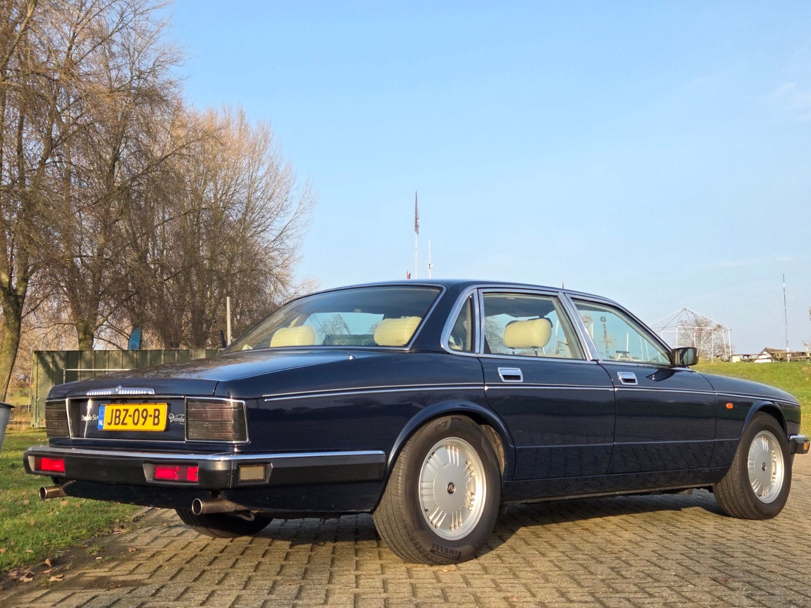 Daimler Double Six 6.0 V12 (1994), foto 4