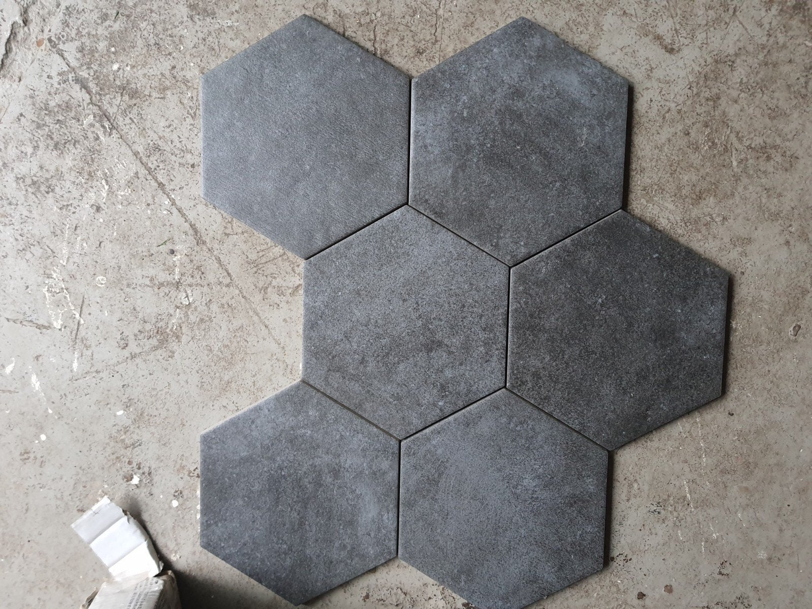 antracietgrijze wand/vloer tegels hexagon, Doe-het-zelf en Verbouw, Ophalen, Nieuw, Minder dan 20 cm, Minder dan 5 m²