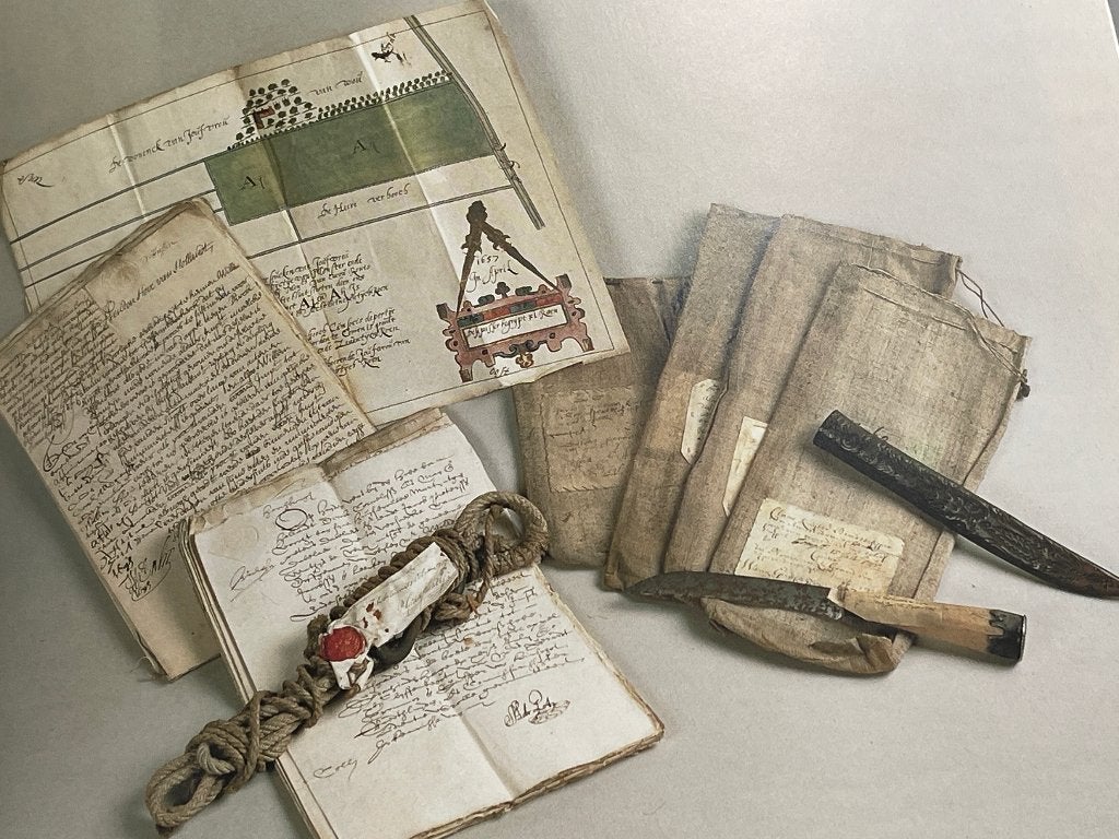 Archiefschatten. Duizend jaar vaderlandse geschiedenis, Ophalen of Verzenden, Zo goed als nieuw