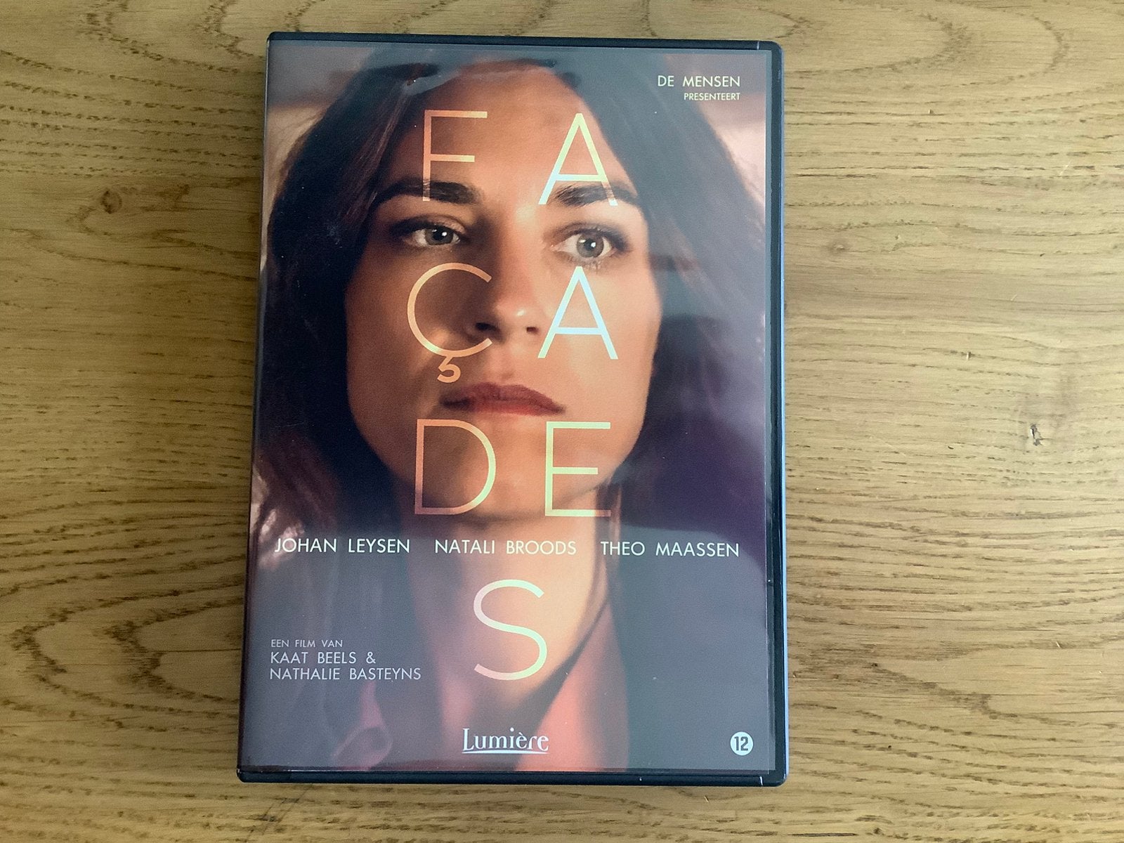 1). FAÇADES,  (Lumière) Johan Leysen, Theo Maasen., Alle leeftijden, Ophalen of Verzenden, Zo goed als nieuw, Drama