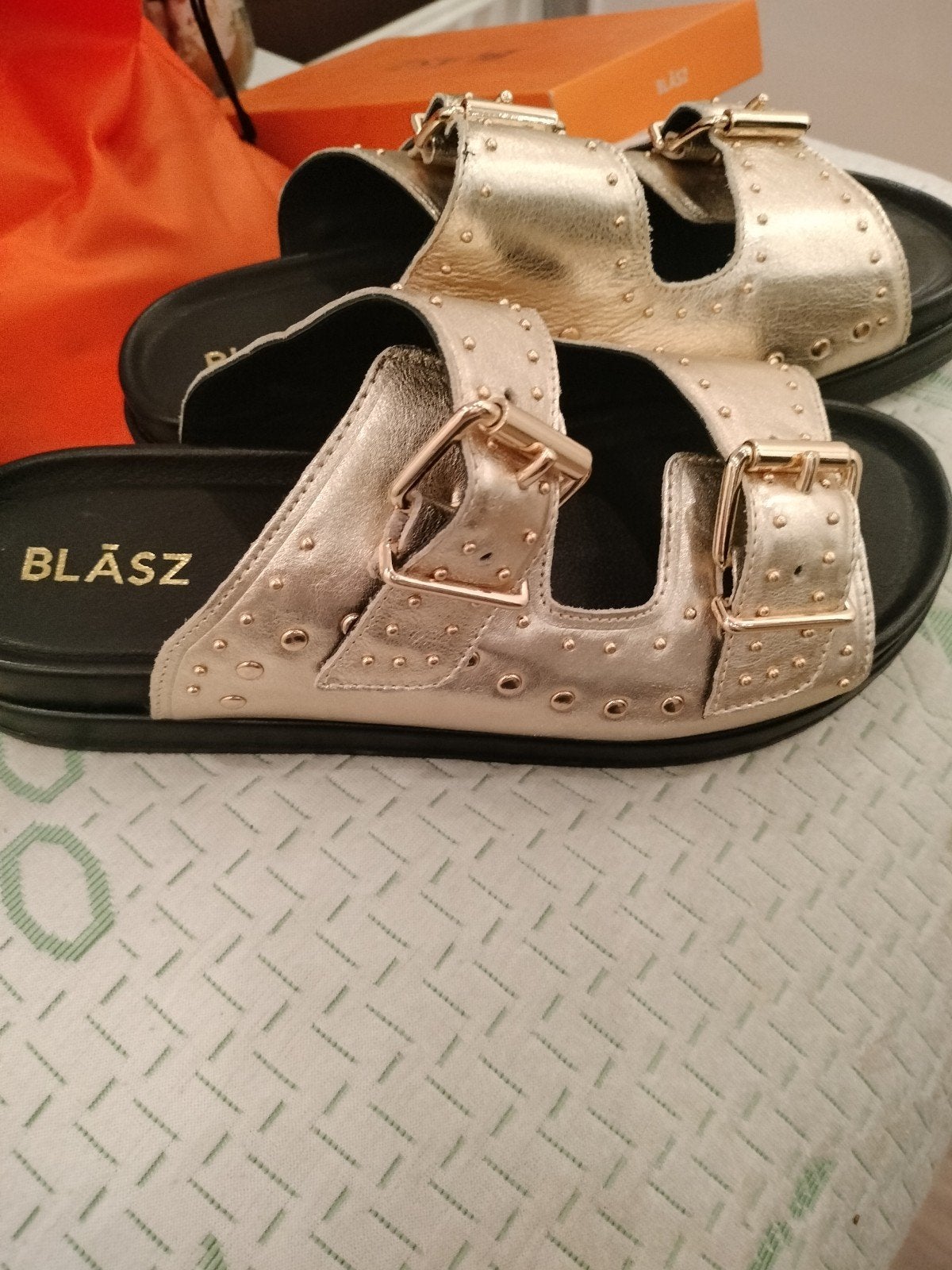 Gouden Blasz Slippers - Maat 43, Slippers, Overige kleuren, Nieuw, Ophalen of Verzenden