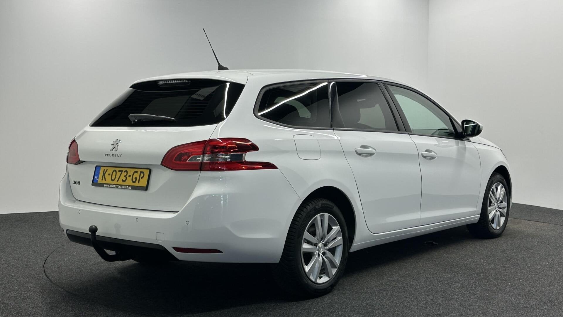 Peugeot 308 SW 1.2 PureTech Active Pack TREKHAAK NACI LM CAR, Auto's, Peugeot, Voorwielaandrijving, Stof, Gebruikt, 1199 cc