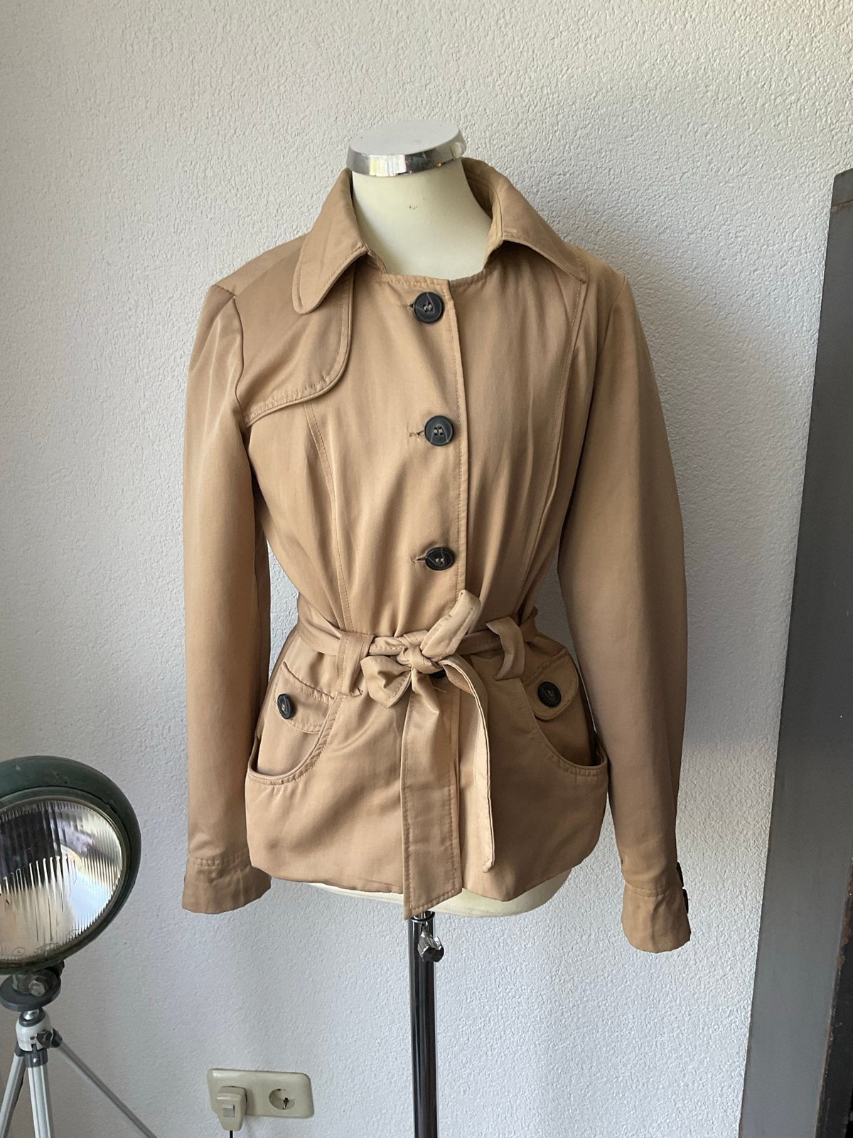 Vero moda, zomerjas, super leuke korte beige trenchcoat 36, Ophalen of Verzenden, Nieuw, Maat 36 (S), Beige
