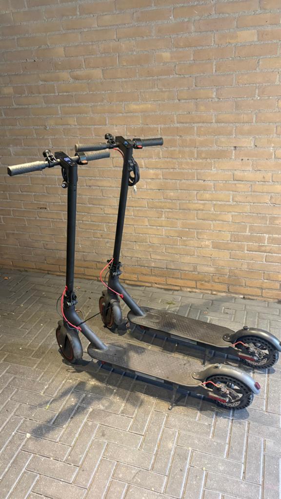 2 elektrische steps, Fietsen en Brommers, Steps, Ophalen, Gebruikt, Elektrische step (E-scooter)
