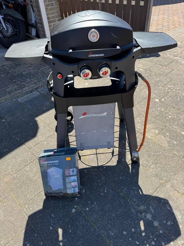 Landmann Pantera 2.0 Gasbarbecue met onderstel en hoes, Tuin en Terras, Gasbarbecues, Gebruikt, Ophalen of Verzenden