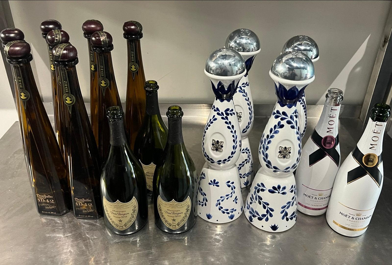 Designer Flessen voor Mancave: Don Julio, Moët, Dom Pérignon, Ophalen, Gebruikt