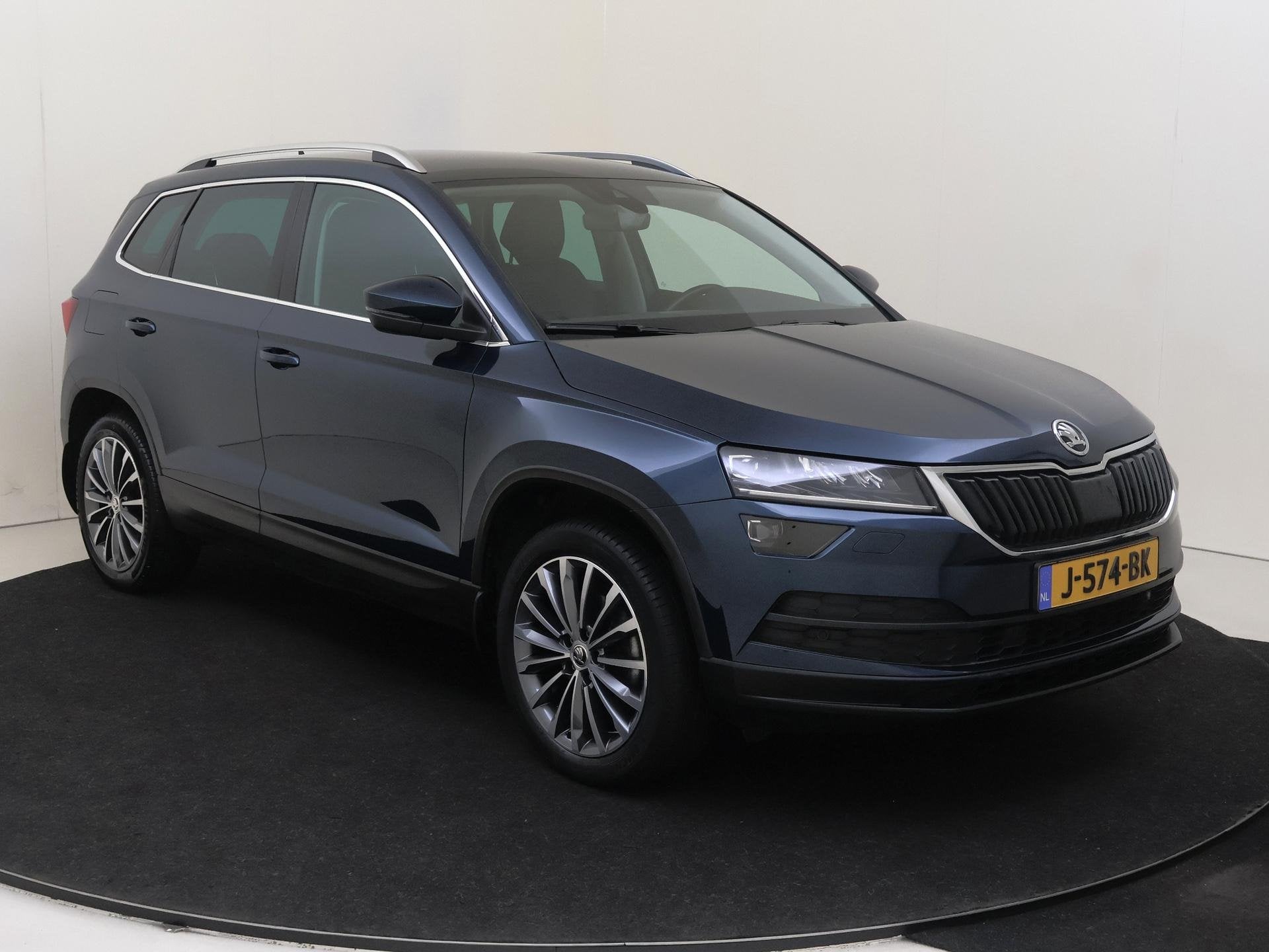 Skoda Karoq 1.5 TSI ACT Business Edition | Navigatie-pakket, Auto's, Skoda, Voorwielaandrijving, 4 cilinders, 150 pk, Blauw