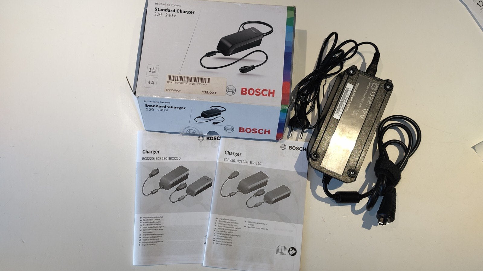 Bosch Standard E-bike Oplader 36V - 4A, Fietsen en Brommers, Fietsaccessoires | Fietsaccu's, Ophalen of Verzenden, Zo goed als nieuw