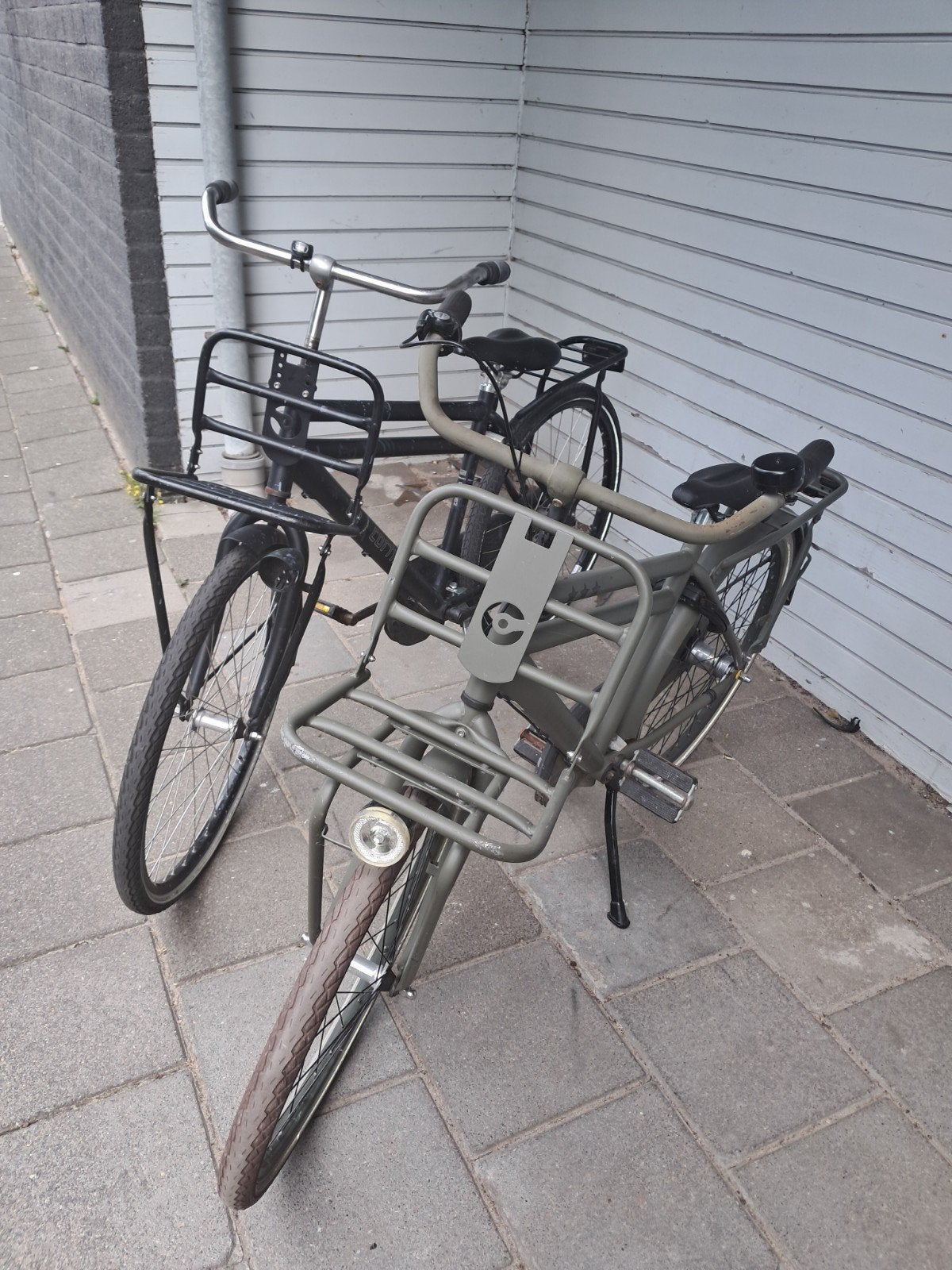 2 cortina Kinderfietsen: 24 inch legergroen & 26 inch zonder, Ophalen, Gebruikt