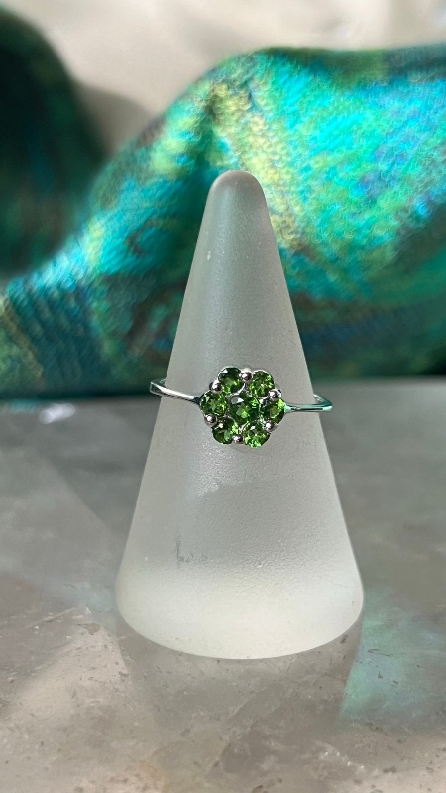 Diopsiet chroomdiopsiet bloem beschermt geluk welvaart, Sieraden, Tassen en Uiterlijk, Ringen, Nieuw, Ophalen of Verzenden, 17 tot 18